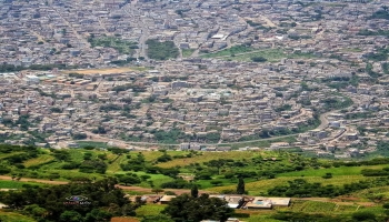 صور من اليمن: مدينة اب وسط البلاد.