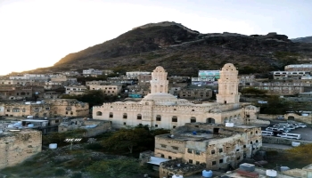 صور من اليمن: جامع الأشرفية، محافظة تعز جنوبي غرب البلاد.