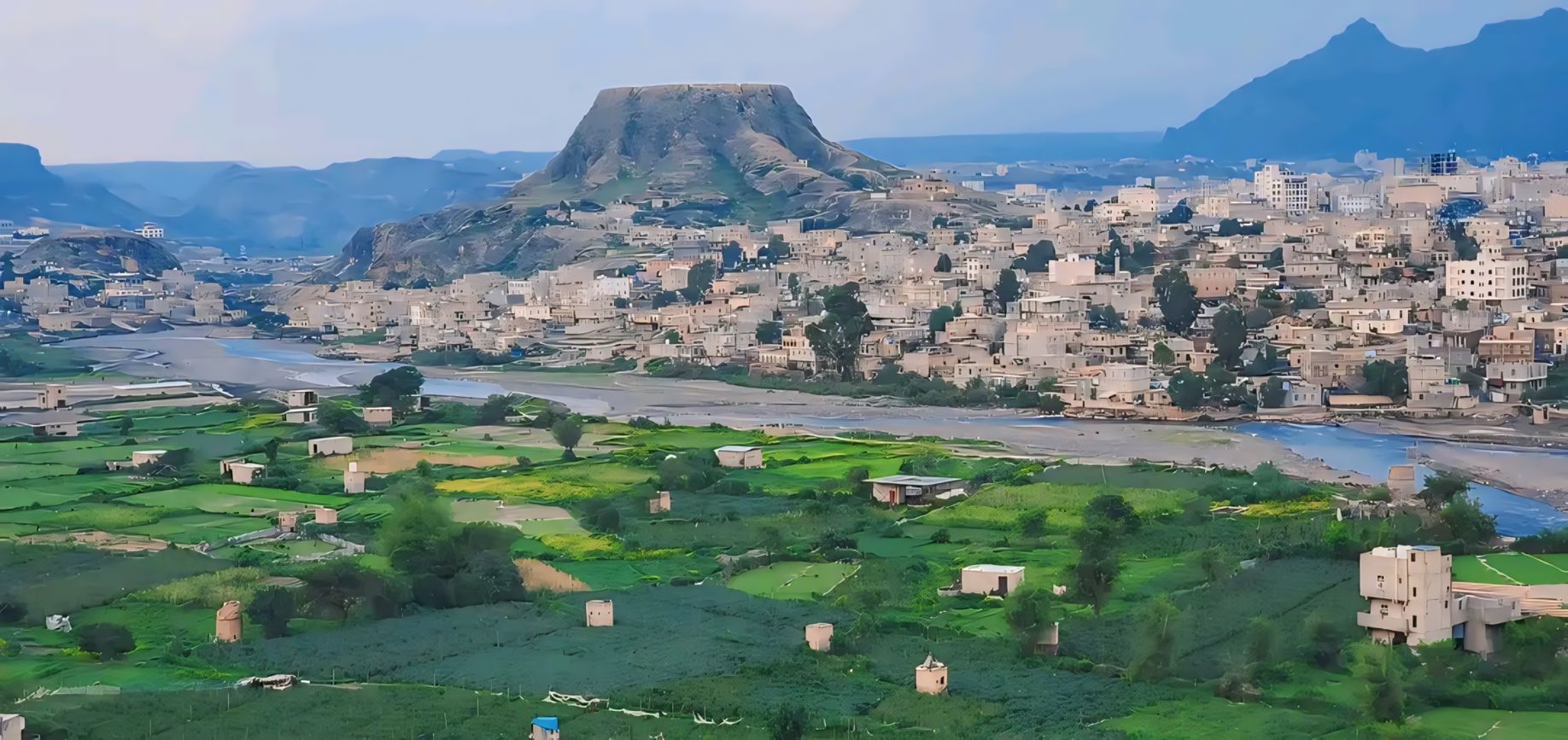 صور من اليمن: مدينة دمت، محافظة الضالع وسط البلاد.