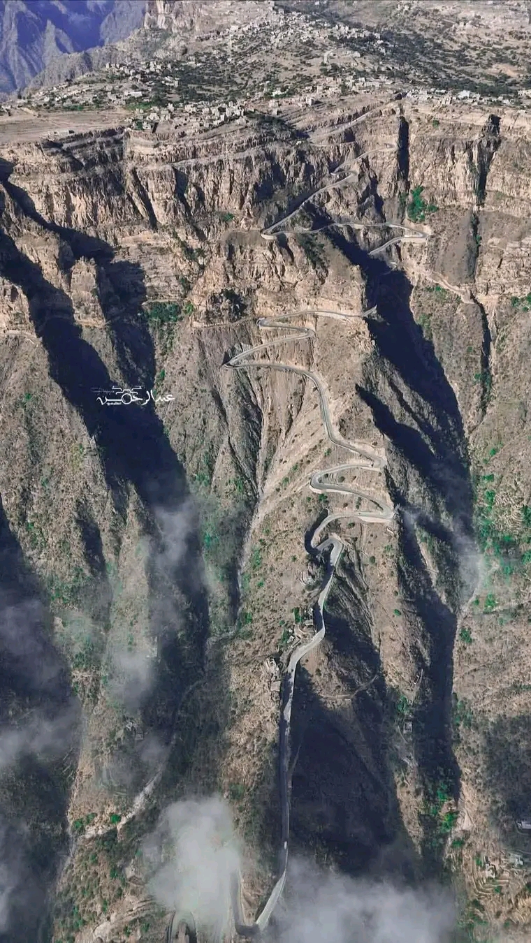 صور من اليمن: طريق هيجة العبد، محافظة لحج، جنوبي البلاد.
