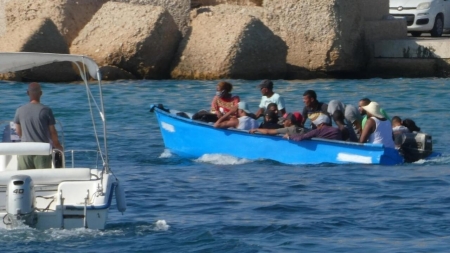 تونس:  انتشال 29 جثة إثر غرق مراكب مهاجرين من دول أفريقية قبالة السواحل التونسية