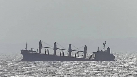لندن: سفينة تخلى طاقمها في البحر الأحمر تواجه مصيرا مجهولا