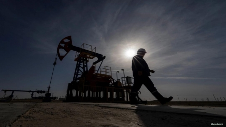 اقتصاد: النفط يتجه لتحقيق مكاسب شهرية مع توقع أوبك+ تمديد التخفيضات وارتفاع التضخم