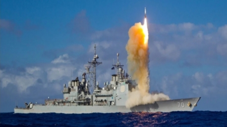 واشنطن: البحرية الأمريكية تقول إنها تكبدت خسائر تصل إلى مليار دولار في الذخائر نتيجة العمليات في البحر الأحمر