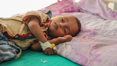 الرياض: مساهمة سعودية جديدة بنحو 5 ملايين دولار لمعالجة سوء التغذية بين الأطفال والنساء في اليمن