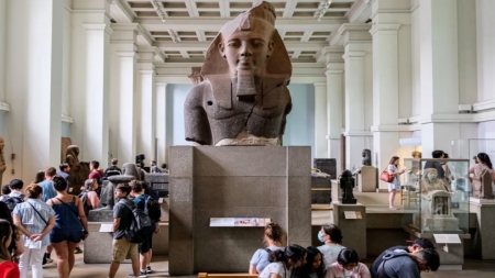 منوعات: مصر تتسلم رأس تمثال للملك رمسيس الثاني بعد عقود من سرقتها