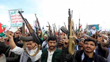 واشنطن: المبعوث الأمريكي يدعو المجتمع الدولي وإيران إلى مساعدة اليمن على استعادة القدرة على رسم مستقبله بدلا من تهريب الأسلحة إليه وتأجيج الصراع