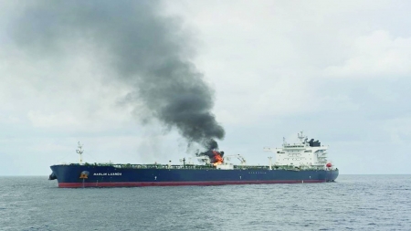 لندن: سفينة تعرضت لأضرار بعد انفجار قرب المخا في اليمن