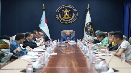 اليمن: المجلس الانتقالي يندد باجتماع الأحزاب السياسية في عدن ملوحًا بموجة تصدع جديدة داخل أروقة الحكومة الشرعية