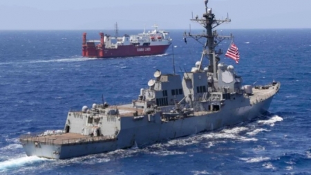 تقرير: البحرية الأمريكية في مواجهة تهديدات البحر الأحمر