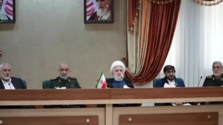 طهران: وفود الجماعات الموالية تلتقي مسؤولين سياسيين وعسكريين إيرانيين على هامش تشييع 