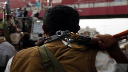 اليمن: جماعة الحوثي تختطف موظفا أمميا وتصادر متعلقات شخصية بعد مداهمة سكنه