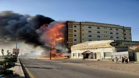 اليمن: ارتفاع درجة الحرارة خلف حريق فندق بشبوة