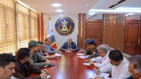 اليمن: الانتقالي ينأى بنفسه عن انهيار الخدمات في مواجهة غضب الشارع