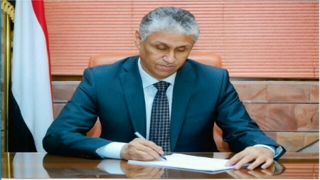 أبوظبي: السفير المنهالي يبحث زيادة المساعدات الإماراتية ودعم قطاع الكهرباء في اليمن