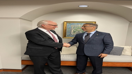 واشنطن: الخارجية الأمريكية ترحب بالسفير اليمني الجديد وتؤكد التزامها بدعم يمن آمن ومستقر