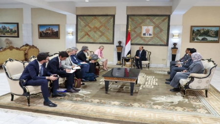 الرياض: الحكومة اليمنية تؤكد أهمية تكثيف الجهود الدولية لدعم التنمية والاستجابة الإنسانية
