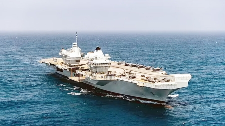 لندن: البحرية البريطانية مستعدة لضرب الحوثيين بطائرات F-35 إذا هاجموا حاملة HMS في البحر الأحمر