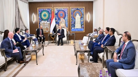 الرياض: العليمي يشكك في جدية الحوثيين تجاه التهدئة ويؤكد أهمية الحسم لإنهاء التهديد