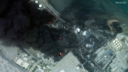 اليمن: الحوثيون يقدرون خسائر الغارات الأمريكية والإسرائيلية على موانئ الحديدة بنحو 1.4 مليار دولار