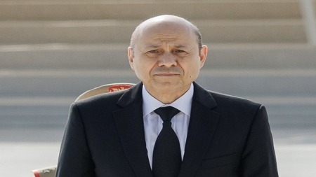 اليمن: العليمي يشيد بجهوزية مأرب بعد إحباط هجوم حوثي على الخط الدولي