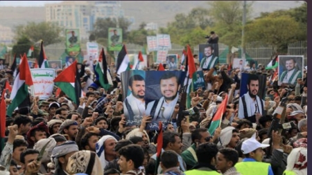تحليل: الحوثيون ومسلحون في سوريا على خط النار ضد إسرائيل بلا تنسيق