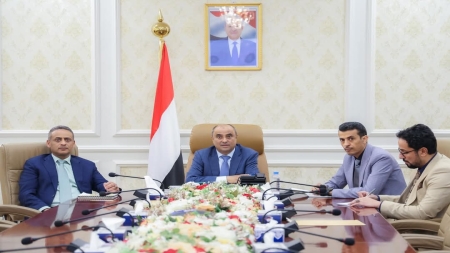 اليمن: رئيس الوزراء يستعرض مع وزير الدولة البريطاني علاقات التعاون والدعم المشترك