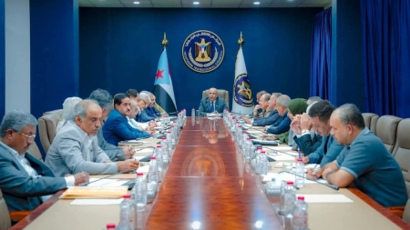 اليمن: الانتقالي يشدد على ضرورة استئناف تصدير النفط وتوحيد الإيرادات لإصلاح الاقتصاد