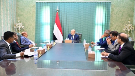 اليمن: الرئيس العليمي يقول إن الدولة تواجه أزمة تمويلية حادة