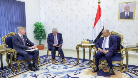 اليمن: رئيس الوزراء اليمني يؤكد ضرورة معالجة "جذور الصراع" لإنجاح أي تسوية سياسية
