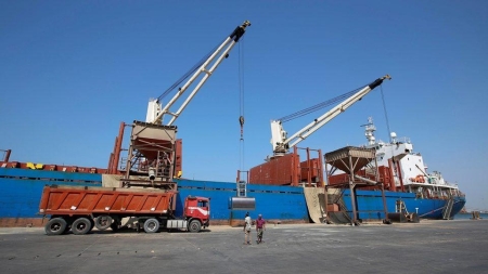 اليمن: تراجع واردات الوقود والغذاء إلى موانئ الحوثيين بنسبة 17%