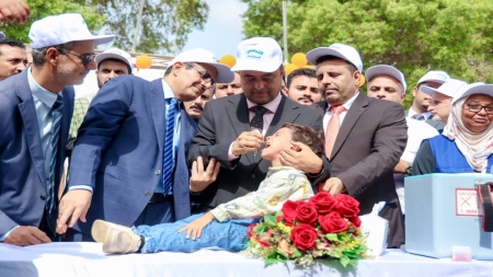 اليمن: رئيس الوزراء يدشن الحملة الطارئة لتحصين أكثر من 1.3 مليون طفل ضد شلل الأطفال
