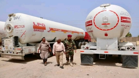 اليمن: الشركة اليمنية للغاز توقف ممثلها في لحج وتغلق 3 محطات بعدن بعد ضبط مقطورات أثناء تهريبها للحوثيين