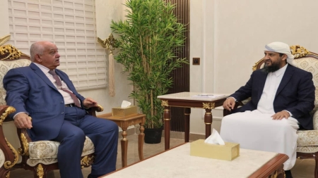 اليمن: توجيهات رئاسية بتسريع صرف العلاوات السنوية للموظفين وحقوق المسرحين والمبعدين قسراً
