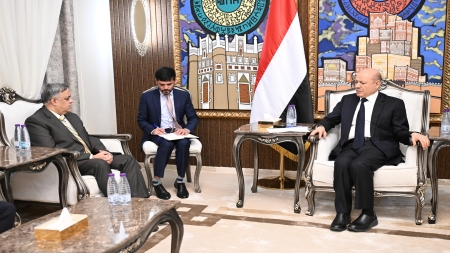 الرياض: الرئيس اليمني يدعو لتسهيلات في استيراد القمح الهندي ويؤكد على دور نيودلهي في أمن الملاحة بباب المندب