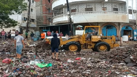 اليمن: فيضانات تعطل الحركة في عدن ولملس يتفقد الأضرار
