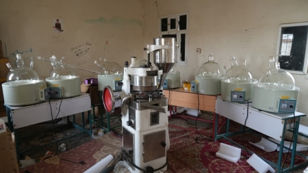 اليمن: وزير الداخلية يقول إن مصنع الكبتاغون المضبوط في المهرة مرتبط بإيران وشبكات حوثية