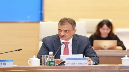بكين: لملس يؤكد عمق العلاقات مع الصين ويدعو لتشكيل لجنة اقتصادية مشتركة مع شنغهاي