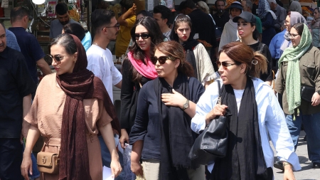 طهران: "كرهت كوني إمرأة.. النساء في إيران لا يزلن ضحايا فحص العذرية