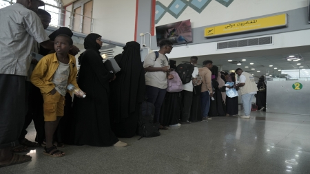 اليمن: الأمم المتحدة تعيد 148 لاجئ صومالي إلى بلادهم في أول رحلة جوية هذا العام