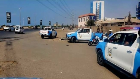 اليمن: الشرطة في عدن تضبط سائق باص حاول اختطاف فتاة والتحرش بها