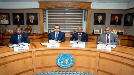 القاهرة: الحكومة اليمنية توقع اتفاقية تعاون صحي إقليمي مع السودان والصومال وجيبوتي