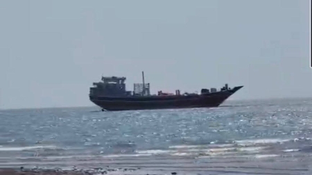 اليمن: ضبط شحنة إيرانية متجهة إلى الحوثيين تضم صاروخًا ومسيرات واحتجاز ثمانية أشخاص على متنها