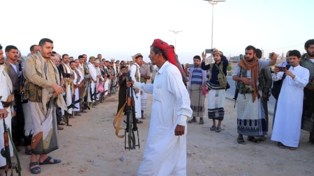 اليمن: وساطة قبلية تسلم 5 رهائن وتقدم "عقيرة" لرفع مخيم النكف في قضية مقتل الطفل الجرادي بالمهرة