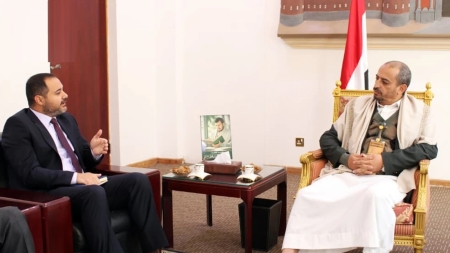 اليمن: الحوثيون يدعون المبعوث الأممي إلى تسريع تنفيذ خارطة السلام ويسلمونه رسالة حول الملف الإنساني