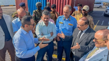 اليمن: وزير النقل يحث على رفع جاهزية ميناء عدن وتقليل تكدس الحاويات