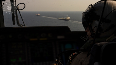 أثينا: فرقاطة إيطالية تؤمن مرور سفينة تجارية في البحر الأحمر