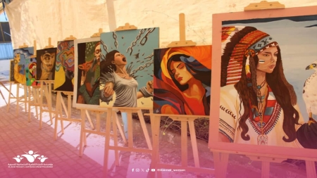 لون العالم برتقاليا: مؤسسة نسوية تطلق معرضًا متنقلًا في المكلا لمناهضة العنف ضد المرأة