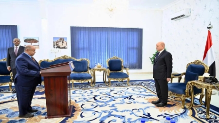 اليمن: الخنبشي يؤدي اليمين الدستورية والعليمي يؤكد أن حضرموت ستظل في صدارة أولويات الدولة