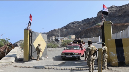 تحليل: صعود المجلس الانتقالي الجنوبي يربك المشهد اليمني ويعمّق هشاشة السلام